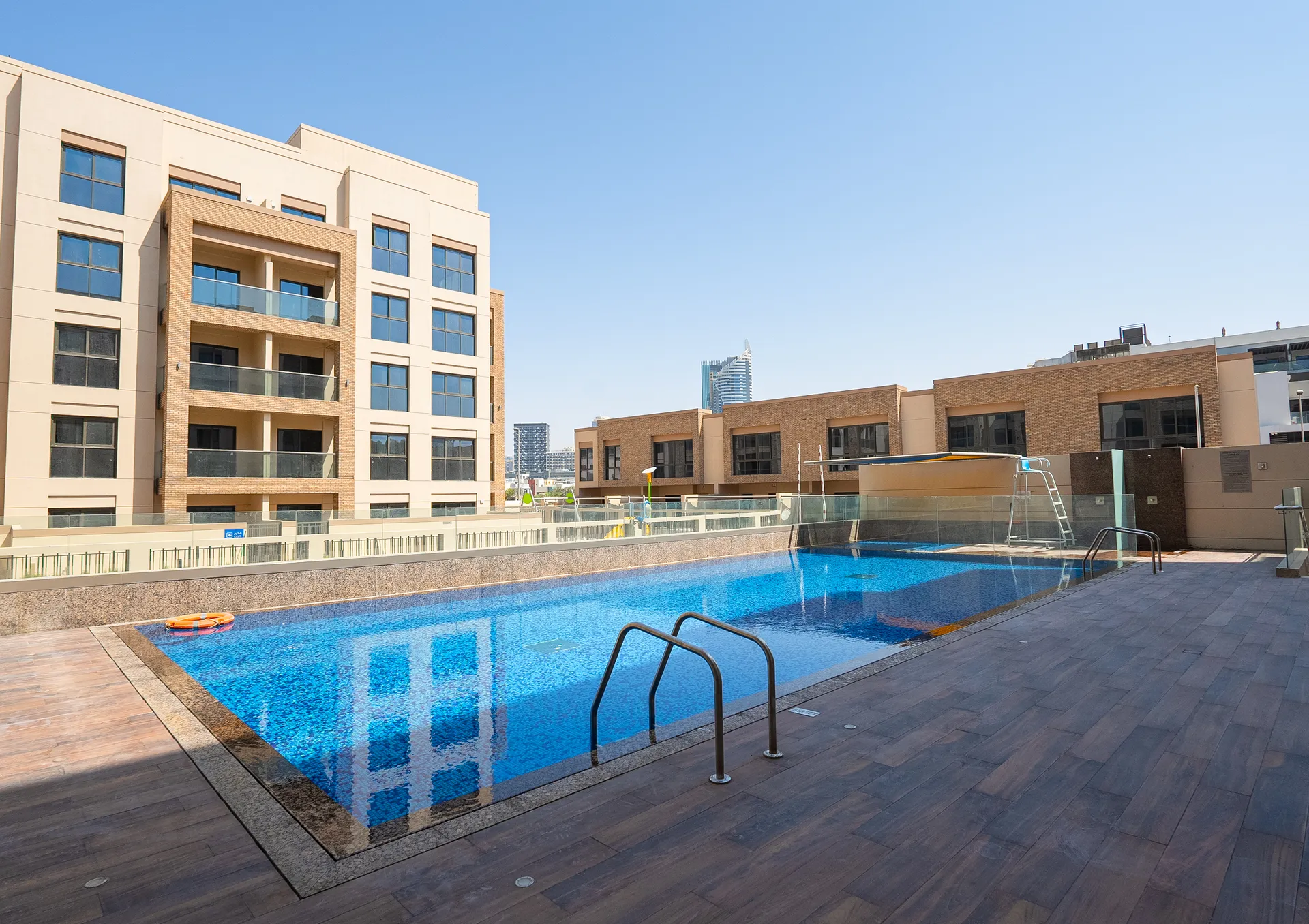 Eleganz JVC, Danube Properties