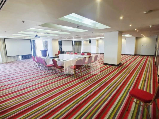 Luxurious Office Space | Prime Location