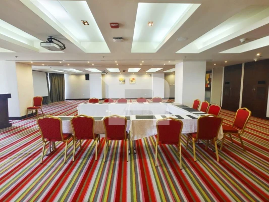 Luxurious Office Space | Prime Location